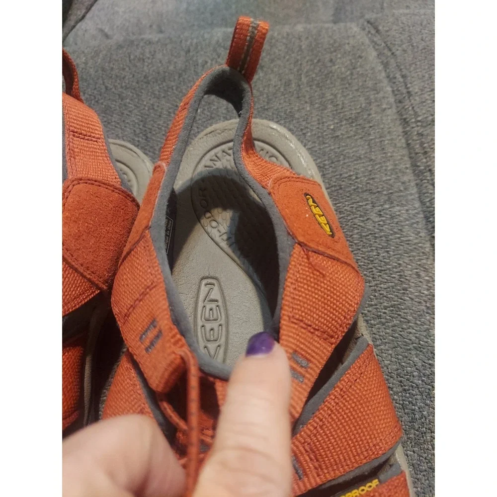 KEEN Newport H2 Sandals Mens 10 Burnt Orange Closed Toe Fisherman Water Shoes